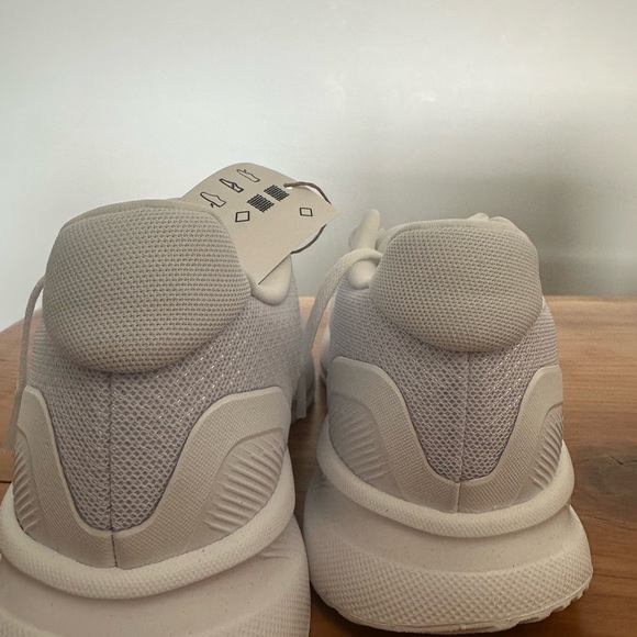 Adidas Women's White Athletic Sneakers | Size 6.5 | Runfalcon | NWT - Picture 4 of 6